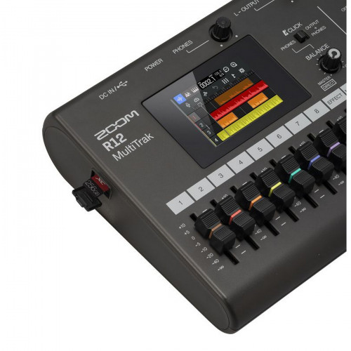Zoom R12 8-трековый рекордер-портастудия